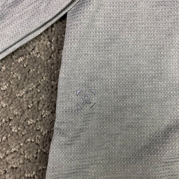 Lululemon Fast Free Shirt Men's XL Gray Black Reflective Long Sleeve Running Gym - Picture 3 of 14
